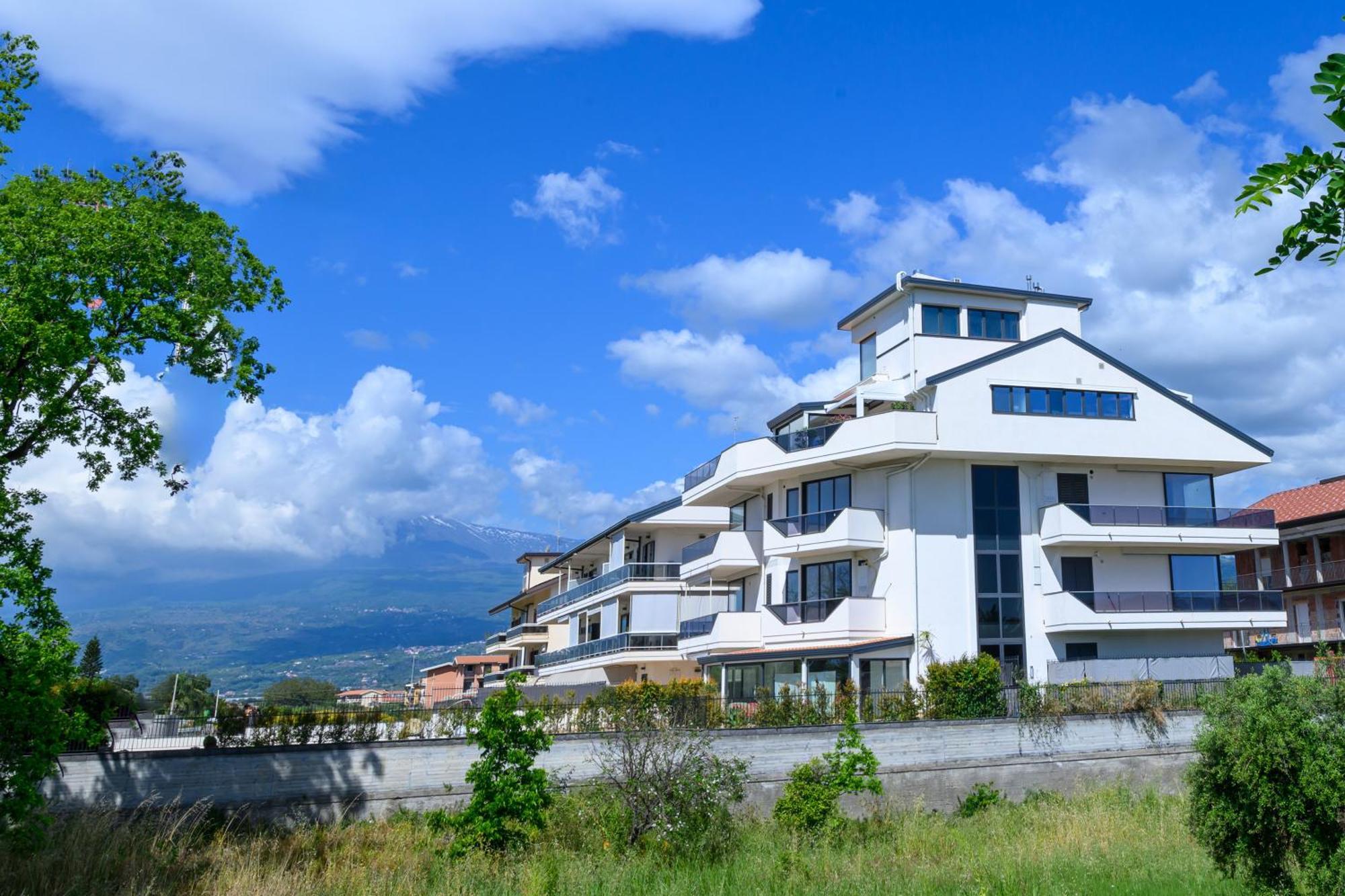 - Brand New Luxury - Naxos, Recanati *
